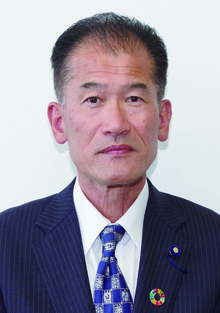 嘉喜山茂 議員